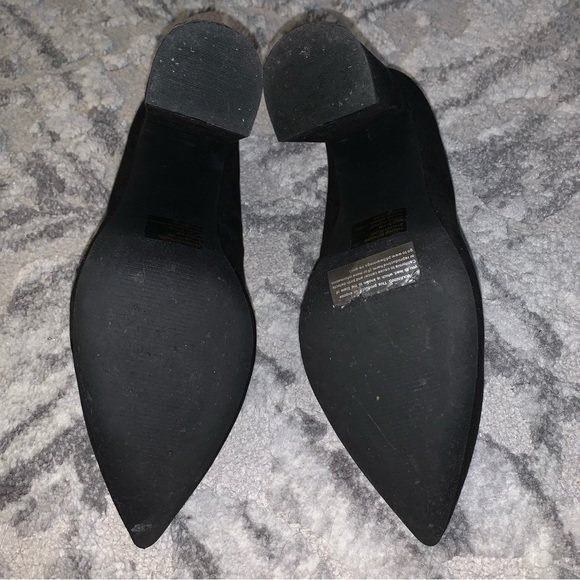 Fashion to Figure Black Pointed Toe Block Heels - Picture 9 of 9